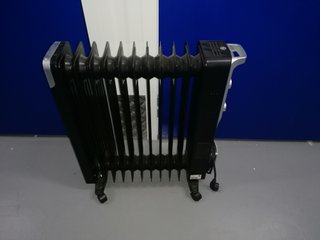 Radiador Eléctrico Negro con Ruedas