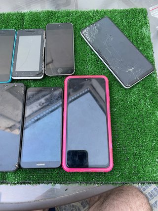 Lote varios teléfonos iPhone, Samsung para reparar