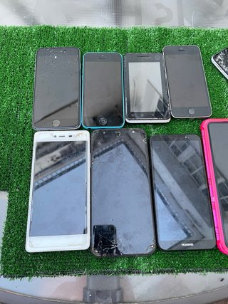 Lote varios teléfonos iPhone, Samsung para reparar