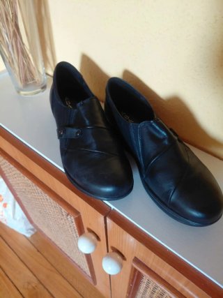 Botines de piel negros, en total son 7 pares