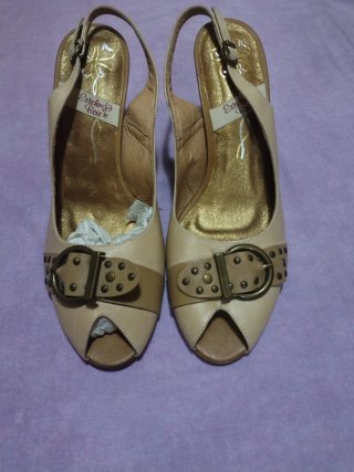 Botines de piel negros, en total son 7 pares