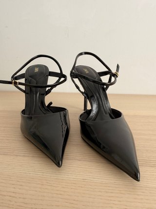 Zapatos salón Zara charol negro T.37
