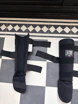 Set Boxeo: Guantes , Casco y Tibiales