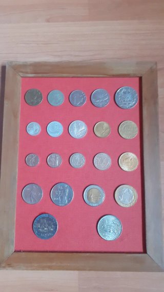Billetes y monedas antiguas italianas
