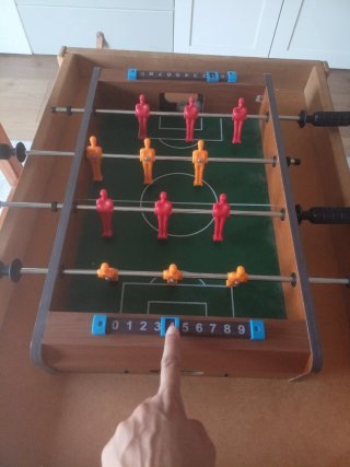 Futbolín de madera