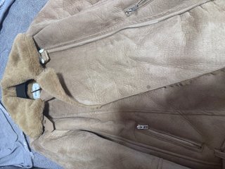 Chaqueta biker efecto ante con borreguito
