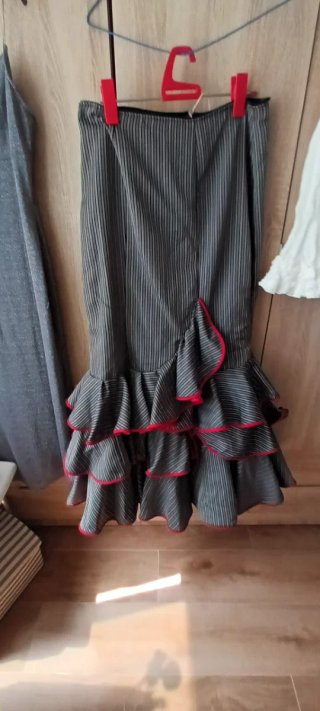 Falda campera con volantes