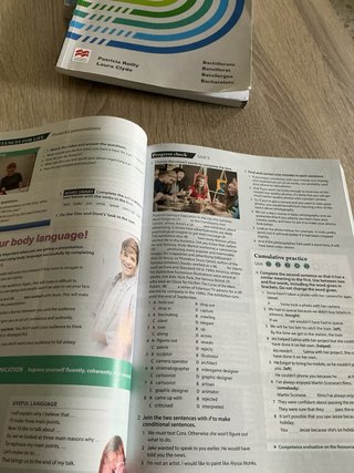 FUTURE PROSPECTS 1 Student's book: libro de tex...