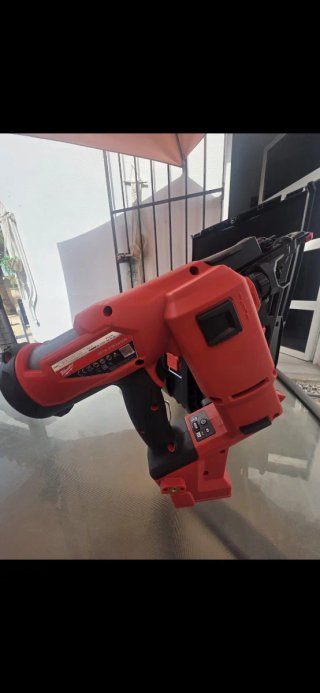 Clavadora M18 FUEL FN16GA Milwaukee