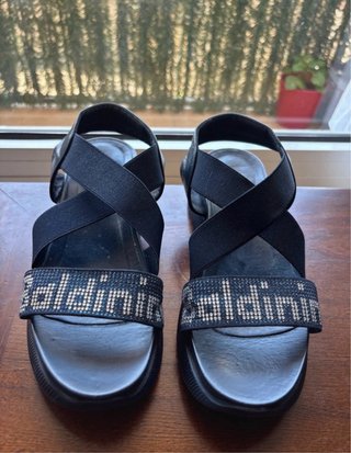 Sandalias Baldinini Negras con Brillantes