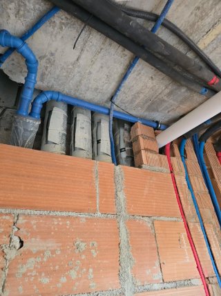 Sistema de fontanería, calefacción, electricidad