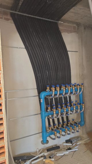 Sistema de fontanería, calefacción, electricidad