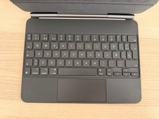 iPad Air 4 256GB Rosa + Pencil y Teclado