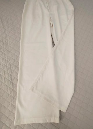 Pantalón Stradivarius Talla 36 beige