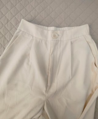 Pantalón Stradivarius Talla 36 beige