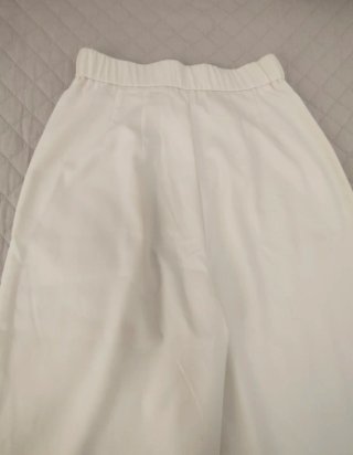 Pantalón Stradivarius Talla 36 beige