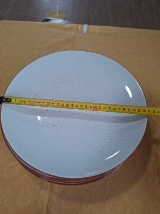 Set de platos y bandejas para restaurante