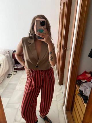 Pantalón lino rayas marrón y coral