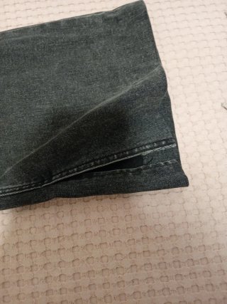 Pantalones vaqueros negros acampanados