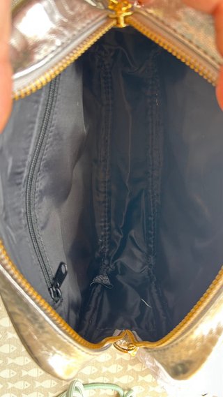Bolso Victoria's Secret Plateado Cadena Dorada