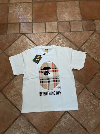 Maglietta BAPE multicolore e bianca