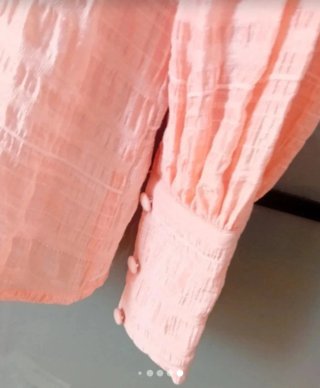 Blusa Guess Talla L Rosa  Alt.72 Del los hombro 40