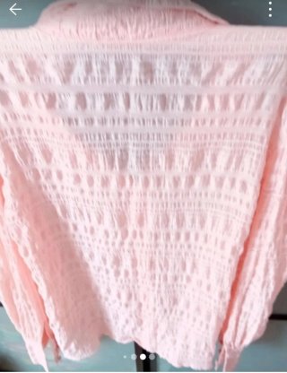 Blusa Guess Talla L Rosa  Alt.72 Del los hombro 40