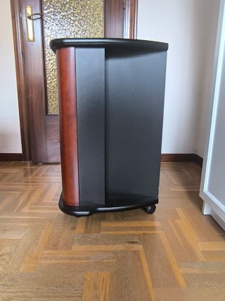 Mesa TV con ruedas