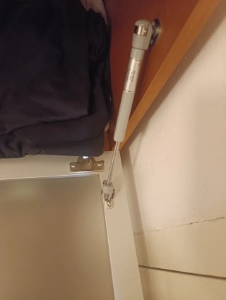 Mueble madera - Puertas hidráulicas
