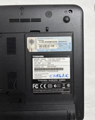 Portátil Toshiba Negro con Ratón Azul