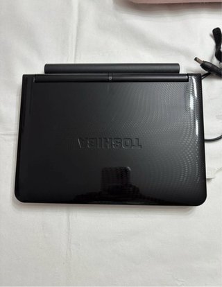 Portátil Toshiba Negro con Ratón Azul