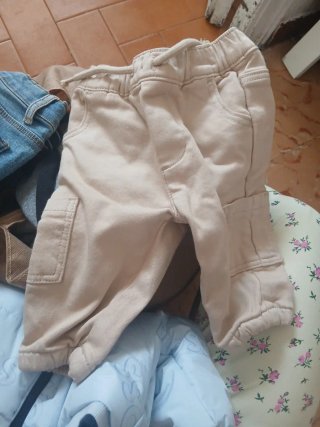 Ropa de bebé variada