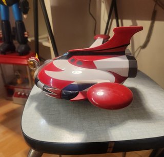 Figura del robot iconico Grendizer