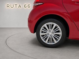 Peugeot 208 PureTech 82 Access 60 kW (82 CV)
