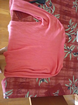 Camisa elegante rosa un poco chillón.