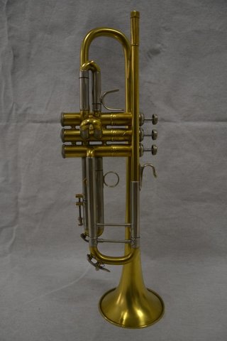 Trompeta Bach Stradivarius 25L Corporation