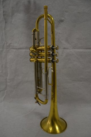 Trompeta Bach Stradivarius 25L Corporation