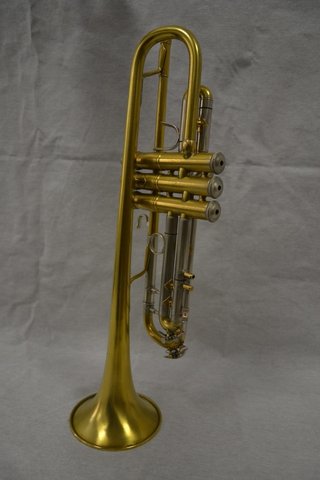 Trompeta Bach Stradivarius 25L Corporation
