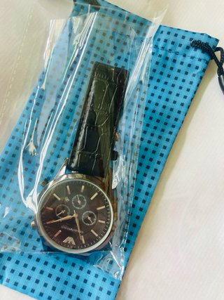 Reloj Emporio Armani Negro y Dorado