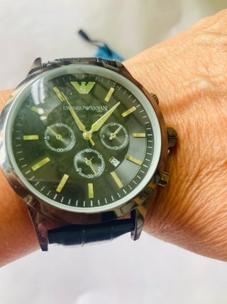 Reloj Emporio Armani Negro y Dorado
