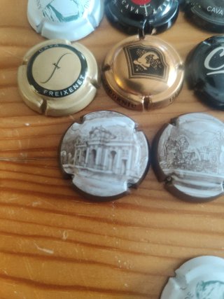 Collezione 11 Tappi di Cava + Omaggio