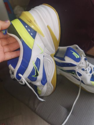 Zapatillas Nike Azules, Blancas y Amarillas
