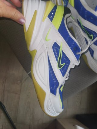 Zapatillas Nike Azules, Blancas y Amarillas