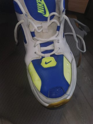 Zapatillas Nike Azules, Blancas y Amarillas