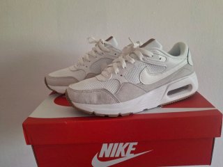 Zapatillas Nike Air Max Beige y Blancas