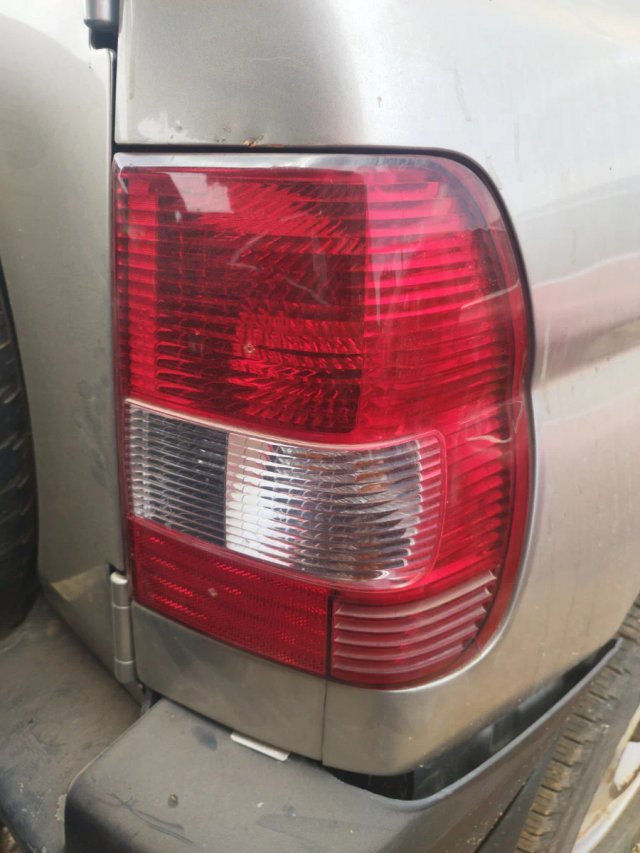 Piloto trasero derecho Mitsubishi Montero