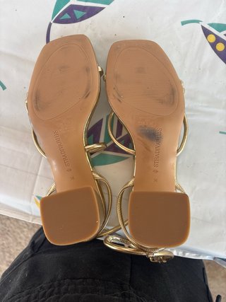 Sandalias doradas Stradivarius T36