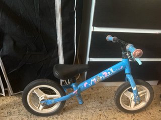 Bicicleta infantil azul