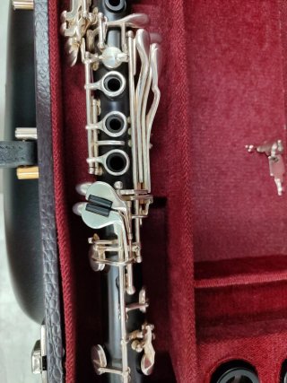 Clarinete Rossi Sib tubo francés.