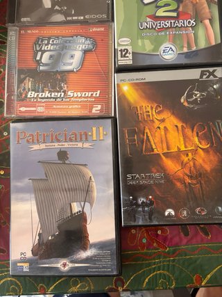 Lote Videojuegos PC: Tomb Raider, Sims 2...